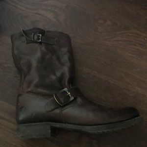 Frye Veronica Short boots in brown